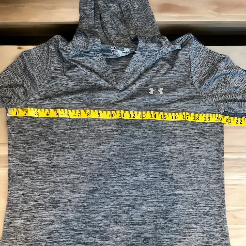 Under Armour best gear women’s hooded long sleeve athletic top - large - Picture 7 of 8